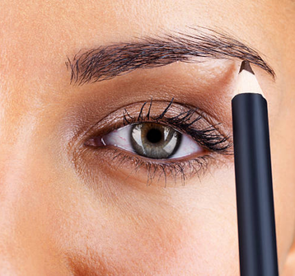 Techniques for Achieving Thicker Eyebrows Using a Pencil.