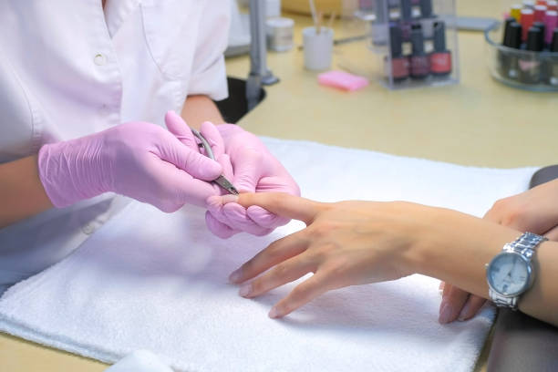  Professional tips for prolonging gel manicure lifespan
